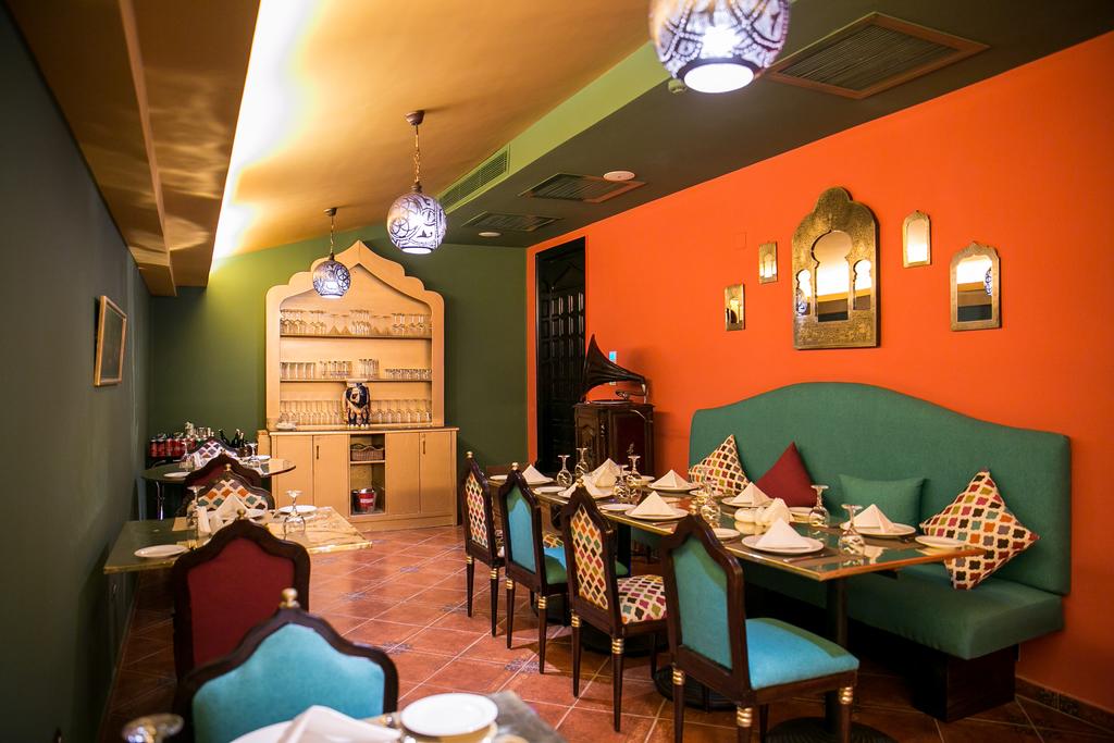 Golden Carven Hotel