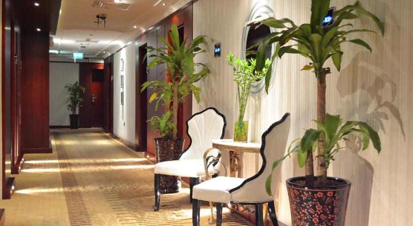 OYO 130 Phoenix Hotel