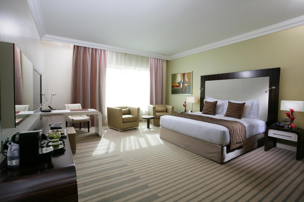 Auris Plaza Hotel