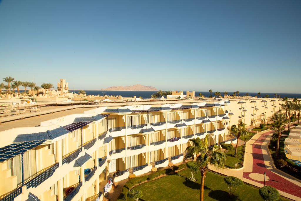 Grand Oasis Resort