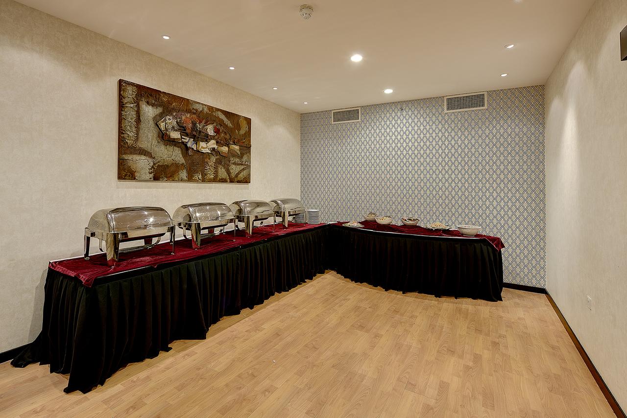 Grandeur Hotel