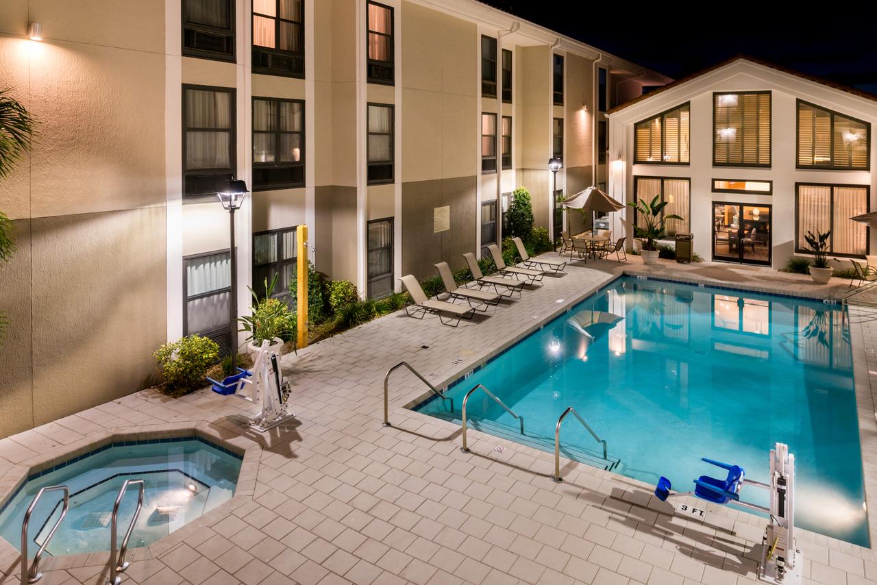 Hampton Inn & Suites Orlando/East UCF Area