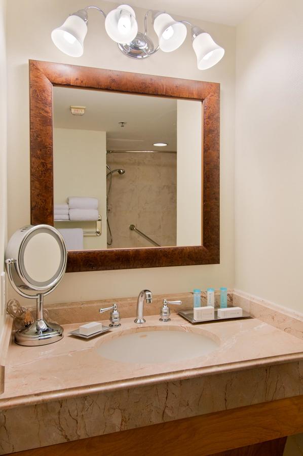 Hilton Los Angeles North/Glendale & Executive Meeting Center