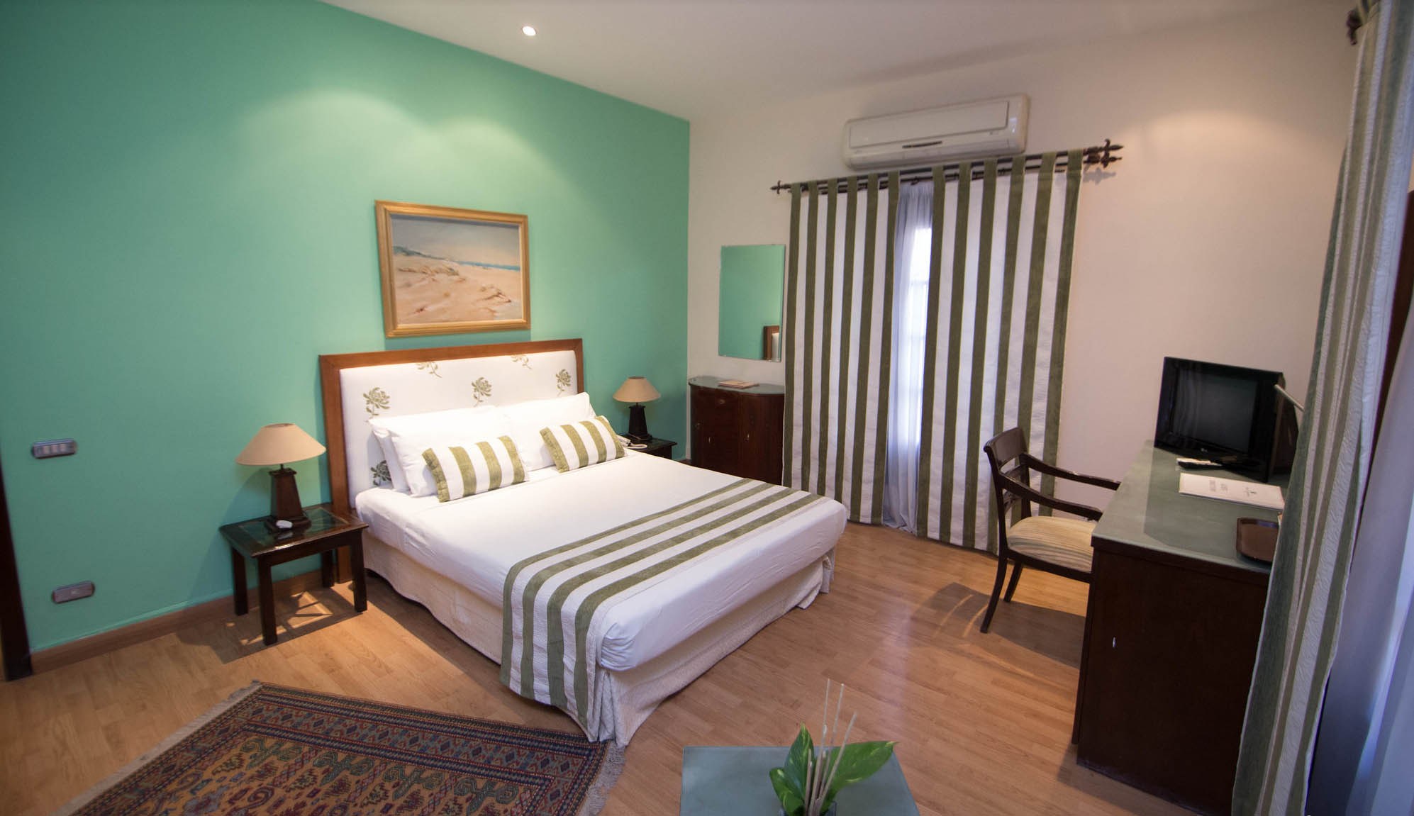 Longchamps Cairo Hotel