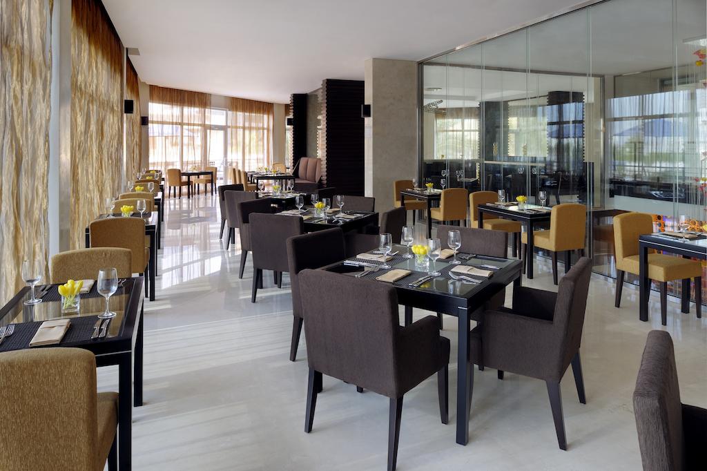 Mövenpick Hotel Jumeirah Lakes Towers
