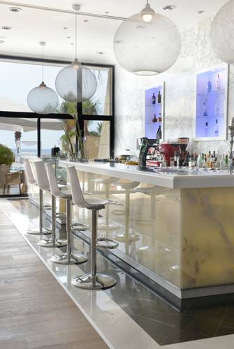 Palm Beach Hotel & Bungalows