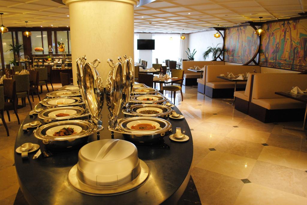 Raviz Center Point Hotel
