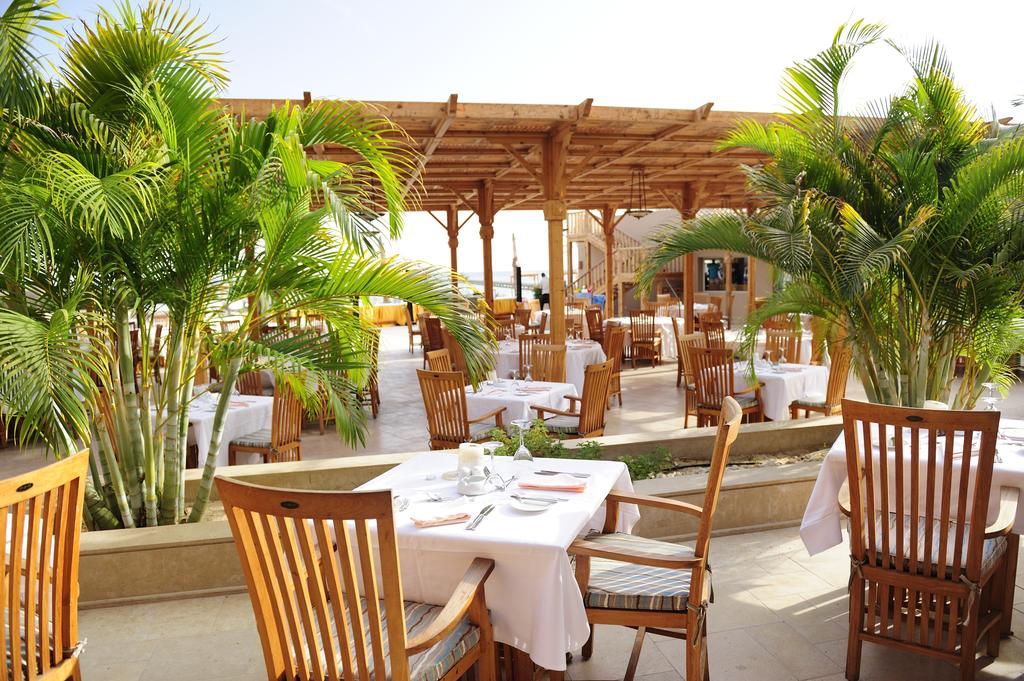 The Breakers Diving & Surfing Lodge