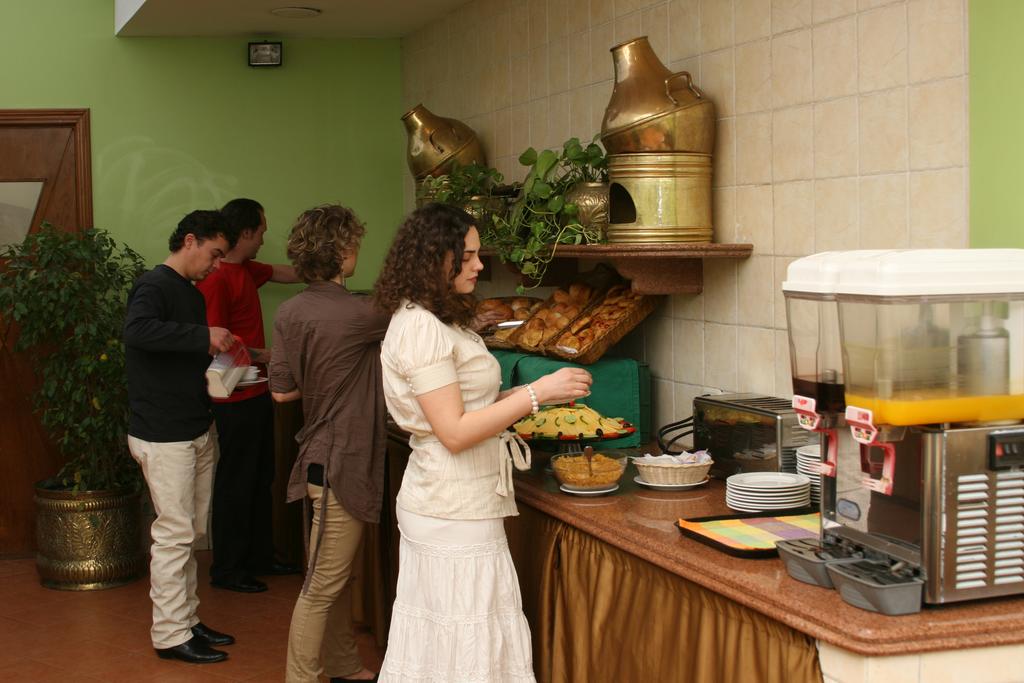 Golden Carven Hotel