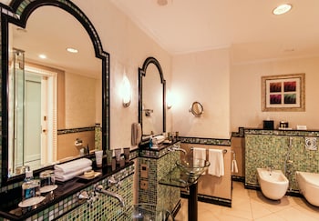 Habtoor Grand Resort, Autograph Collection