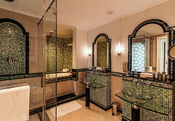 Habtoor Grand Resort, Autograph Collection