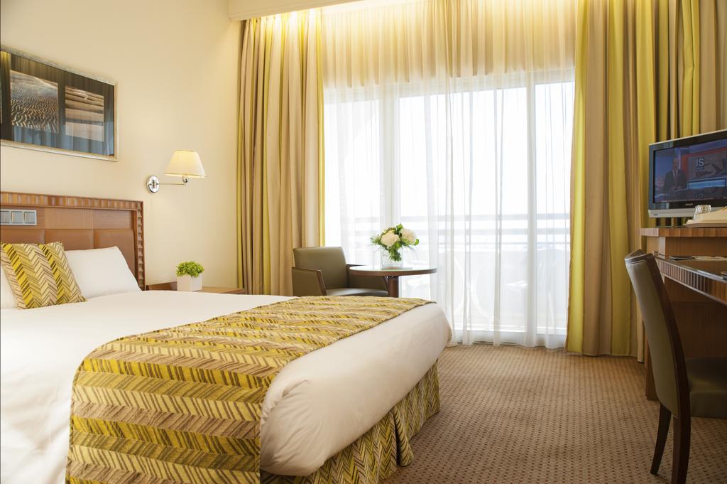 Ajax Hotel