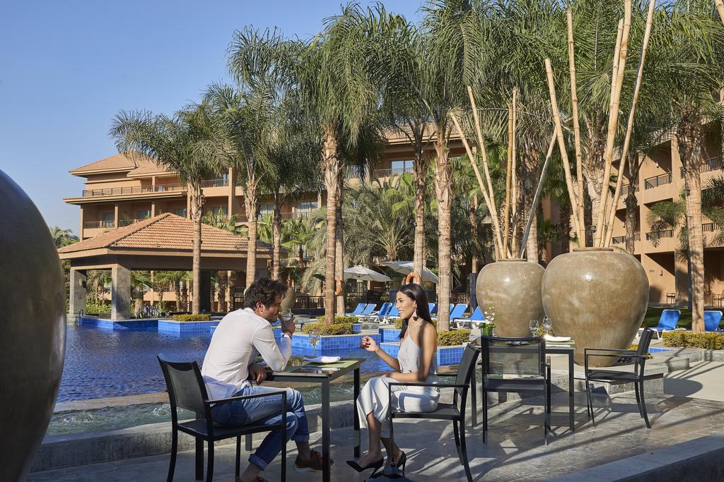 Dusit Thani LakeView Cairo