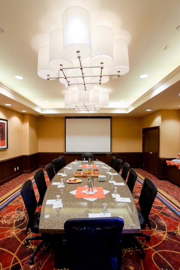 Embassy Suites by Hilton Los Angeles Glendale