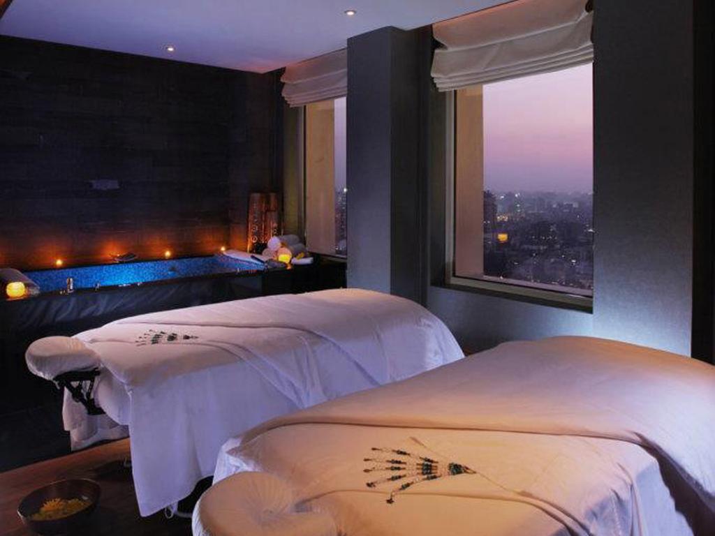 Fairmont Nile City Hotel, Cairo
