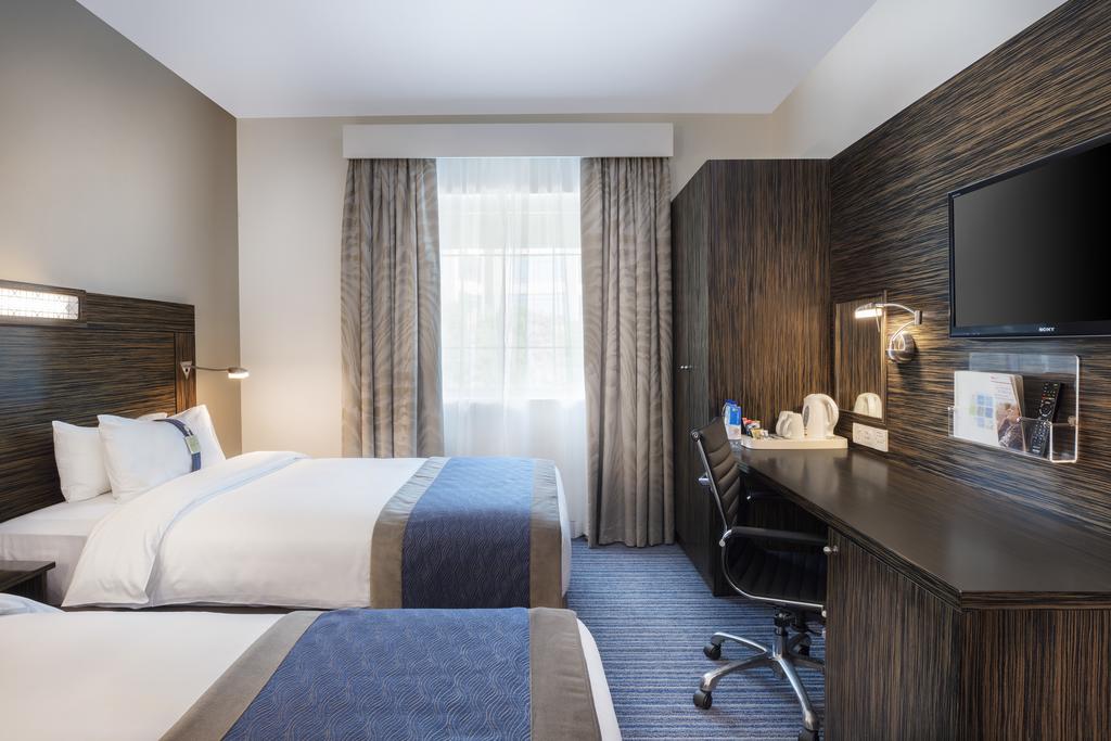 Holiday Inn Express Dubai-Safa Park