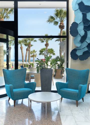 Palm Beach Hotel & Bungalows