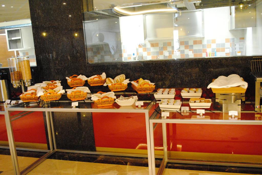 Raviz Center Point Hotel