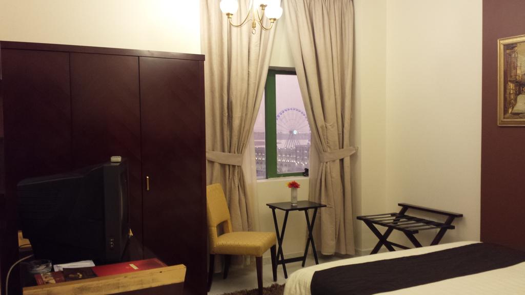 Royal Crown Suites
