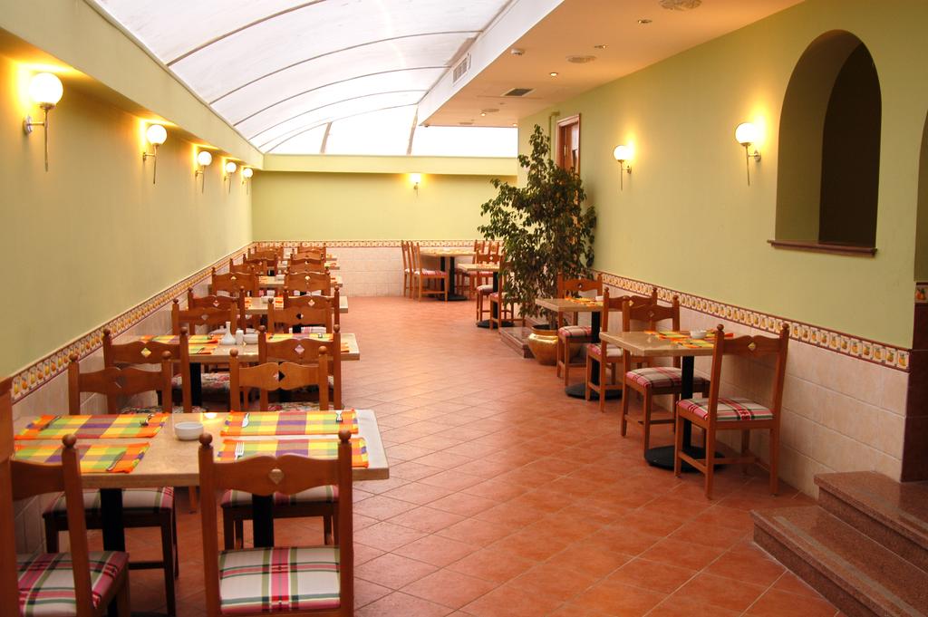 Golden Carven Hotel