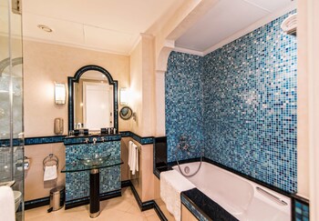 Habtoor Grand Resort, Autograph Collection