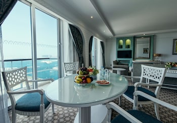 Habtoor Grand Resort, Autograph Collection