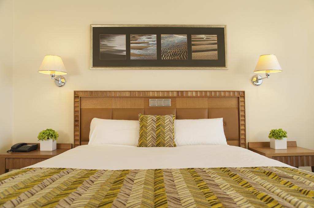 Ajax Hotel