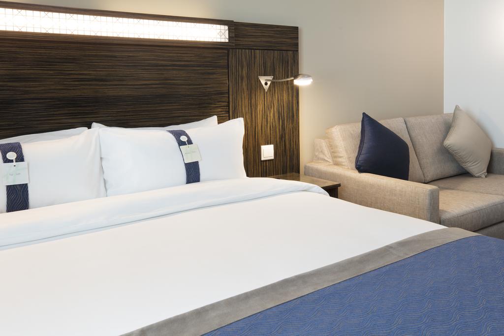 Holiday Inn Express Dubai-Safa Park