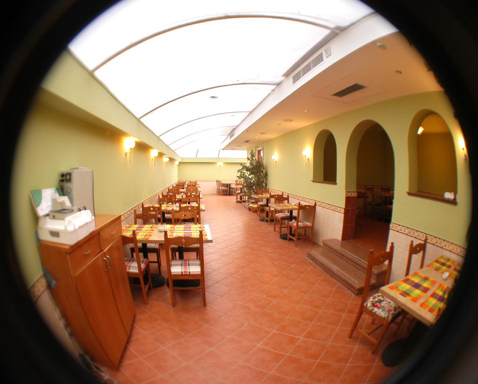 Golden Carven Hotel