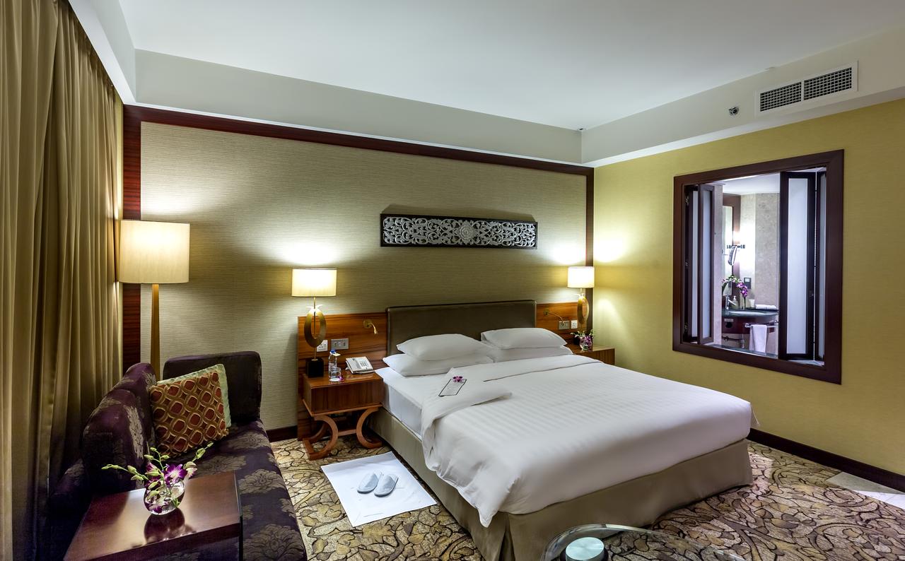 Dusit Thani Hotel