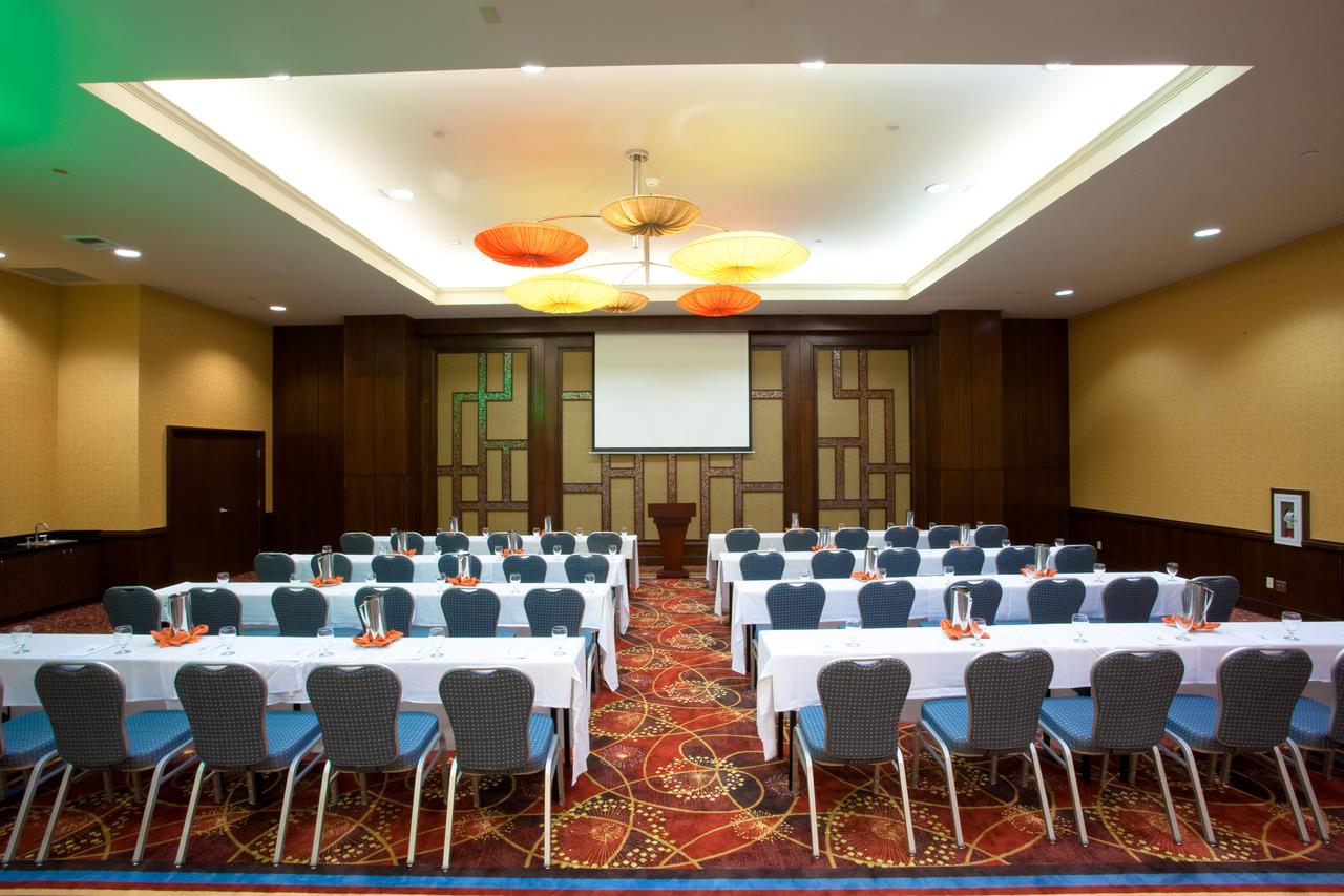 Embassy Suites by Hilton Los Angeles Glendale