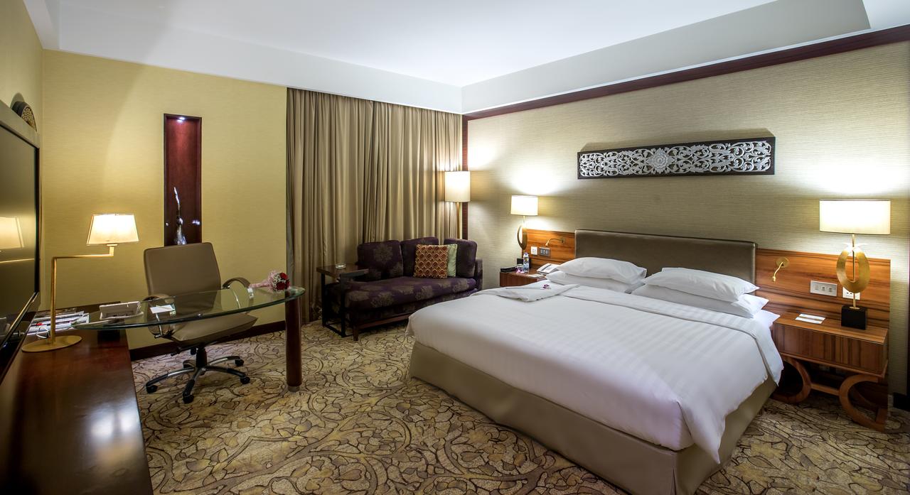Dusit Thani Hotel
