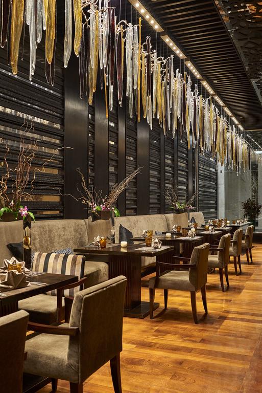 Dusit Thani LakeView Cairo