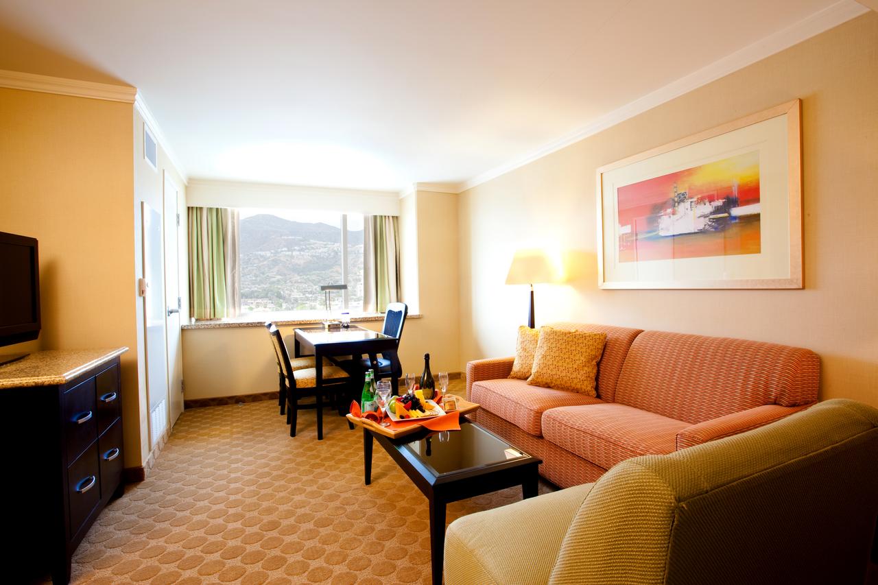 Embassy Suites by Hilton Los Angeles Glendale