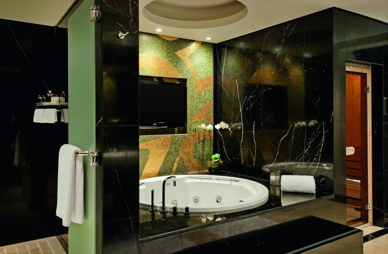 Grosvenor House Hotel and Apartments