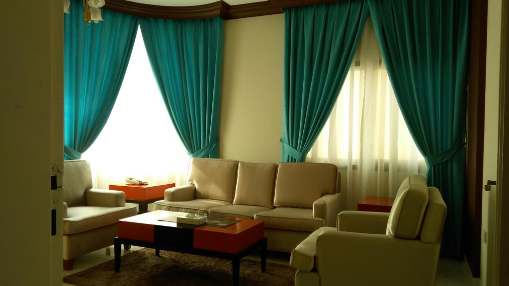 Royal Crown Suites