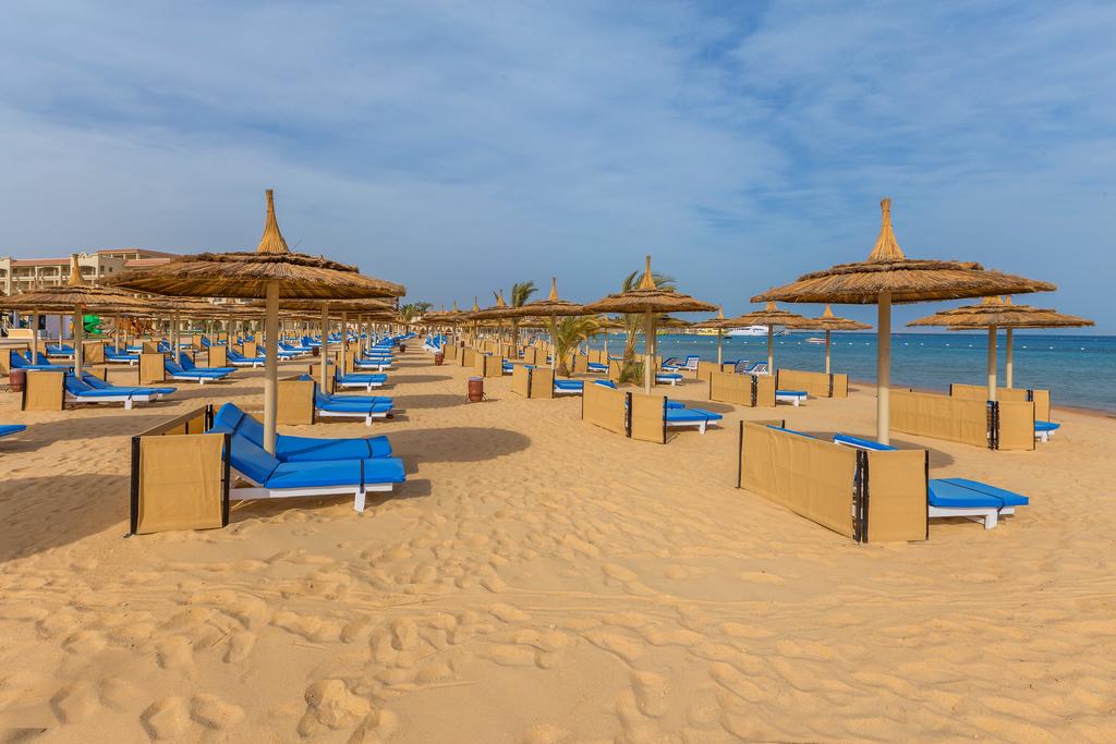Albatros White Beach (Families and Couples Only)