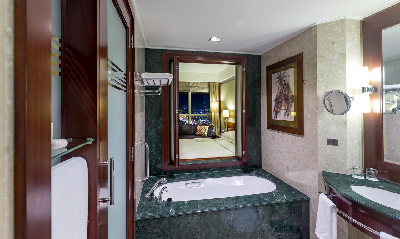 Dusit Thani Hotel