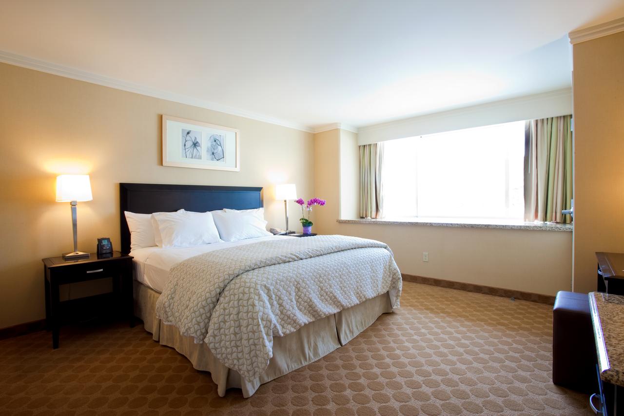 Embassy Suites by Hilton Los Angeles Glendale