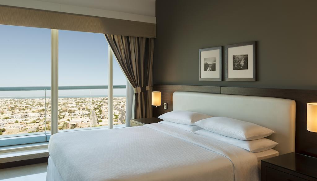 Four Points by Sheraton Sheikh Zayed Road, Dubai