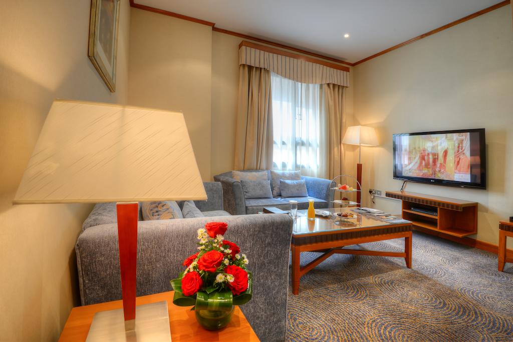 Golden Tulip Al Barsha Hotel
