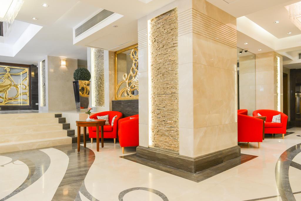 Golden Tulip Flamenco
