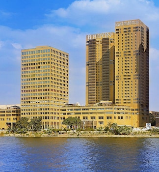 Hilton Cairo World Trade Center Residences