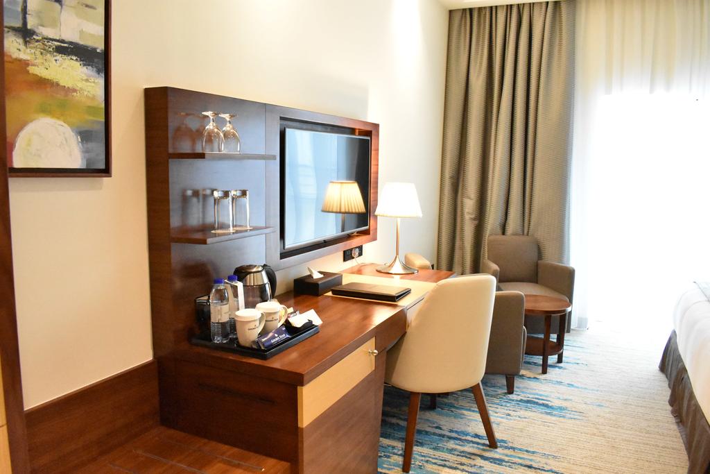 Golden Tulip Suites Dubai