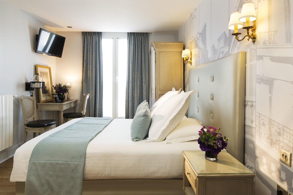 Hôtel Plaza Elysées