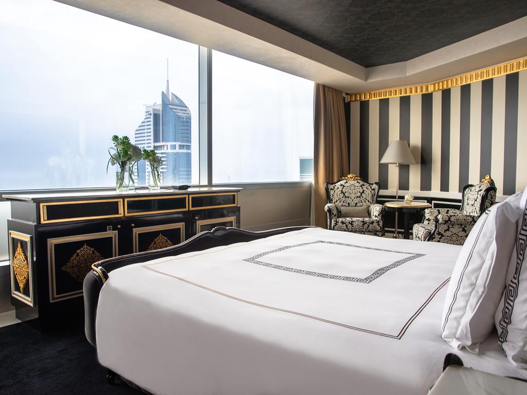 Jumeirah Emirates Towers Hotel