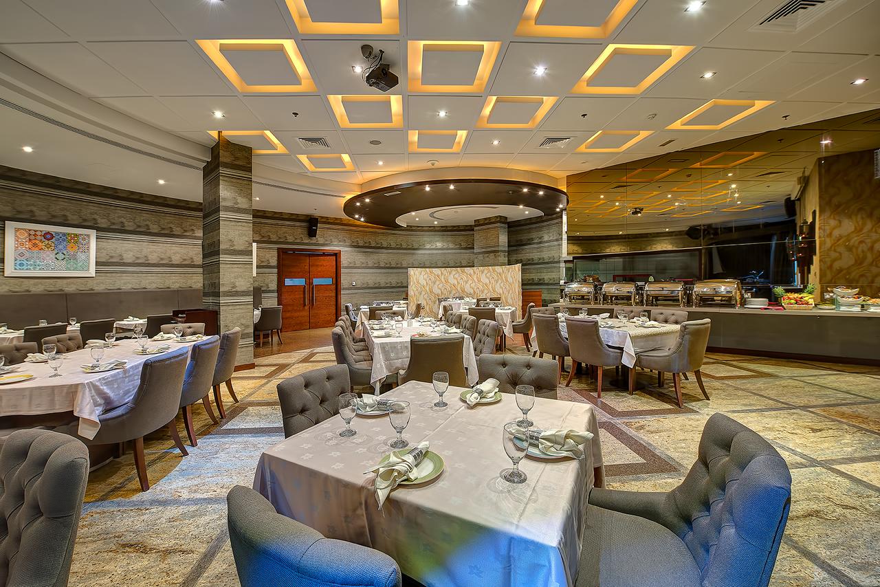 Grandeur Hotel