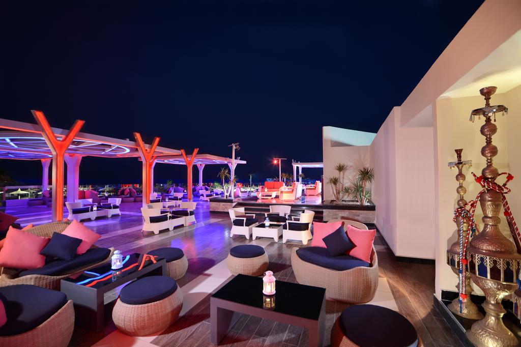 Albatros White Beach (Families and Couples Only)