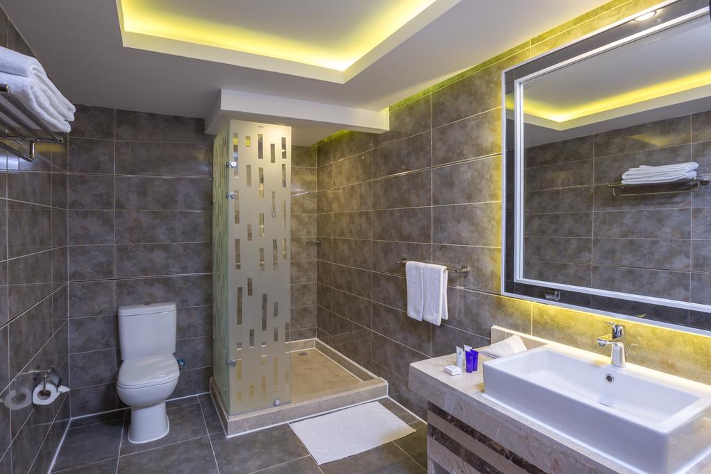 Aqua Vista Resort (Families and Couples Only)