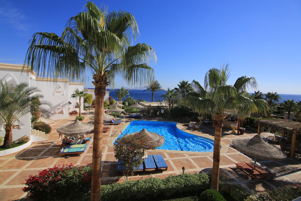 Club Reef Hotel